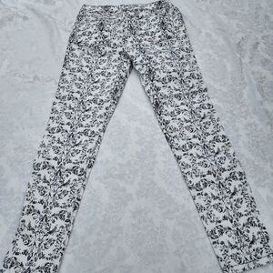 Romeo & Juliet Couture Womens 29 White/Black Paisley Print Skinny Jeans